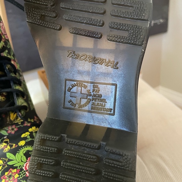 Dr Martens 1460 Floral Bloom Backhand Leather Lace Up Boots US L7 - Picture 15 of 17